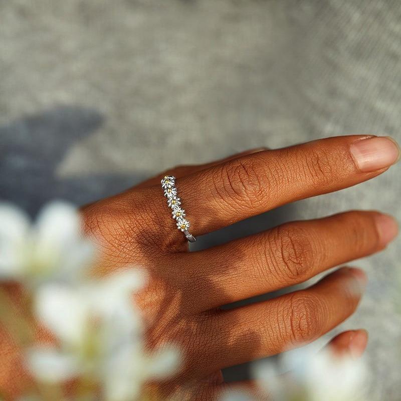 Joliette™ Adjustable Ring