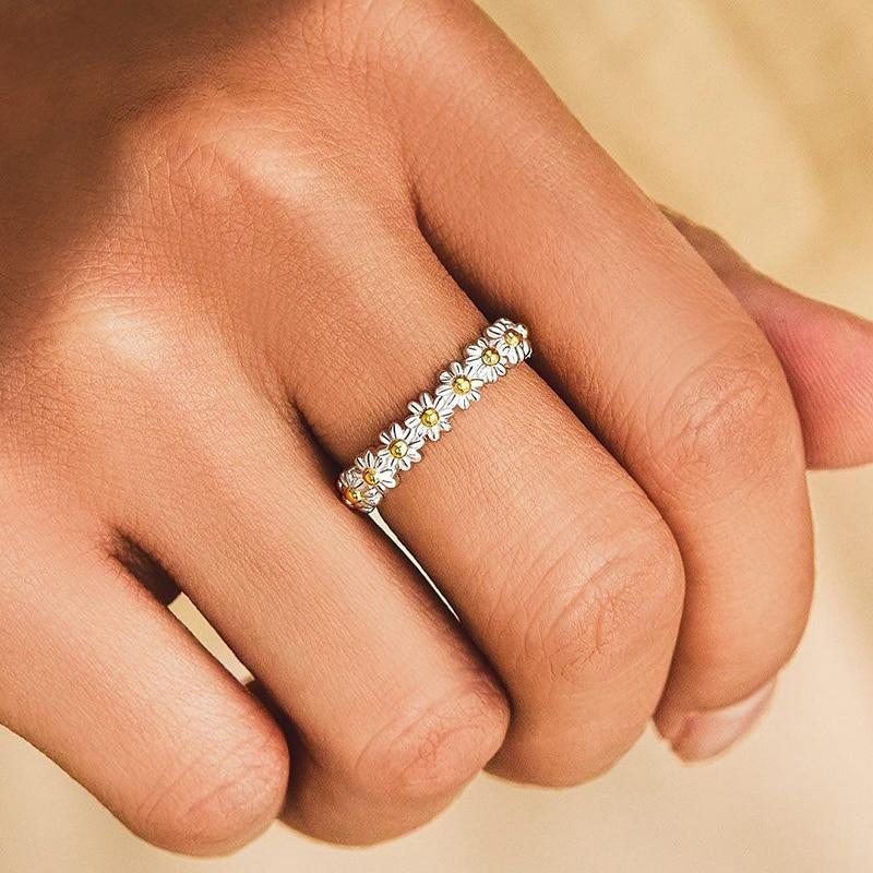 Joliette™ Adjustable Ring